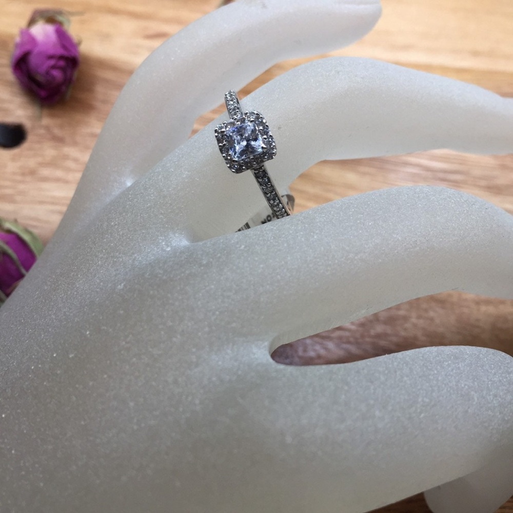 Sterling silver ring (new)